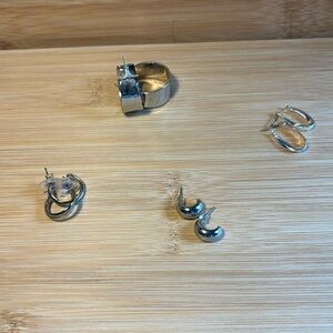 Bundle of 4 pairs silver hoops.